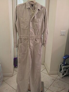NWT UNIVERSAL THREADS JUMPSUIT LIGHT TAN (2 Available Sz. 6 OR 8) Buying One
